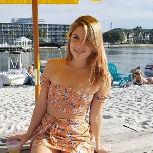 Meet your Posher, Addison - Picture 1 of 1